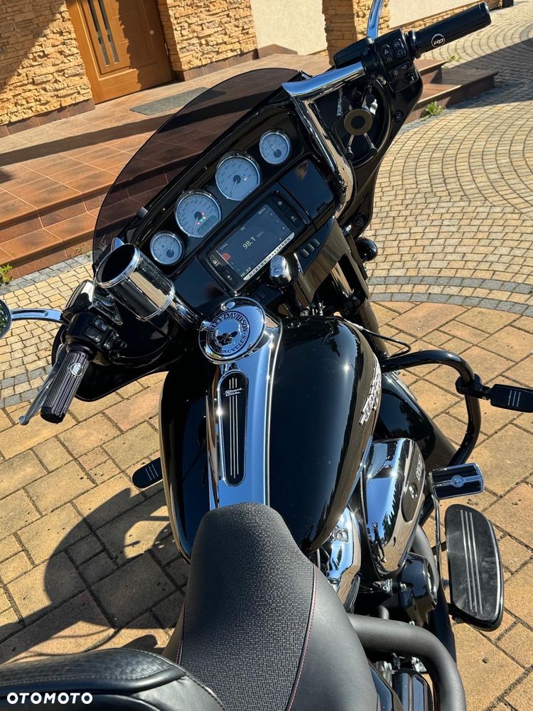 Harley-Davidson Touring Street Glide - 4