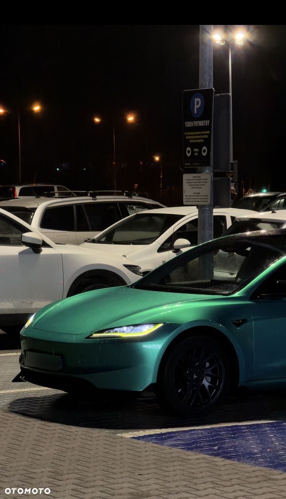 Tesla Model 3 - 11