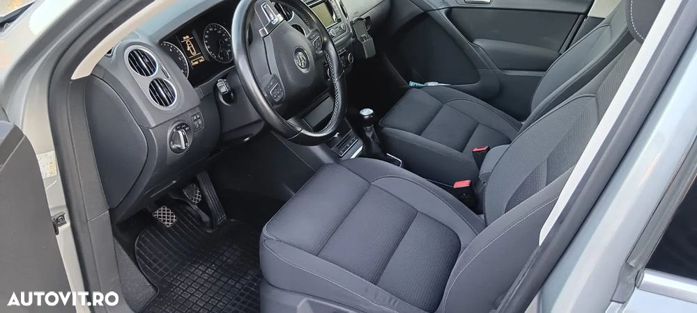 Volkswagen Tiguan 2.0 TDI DPF 4Motion BlueMotion Technology Lounge Sport & Style - 9