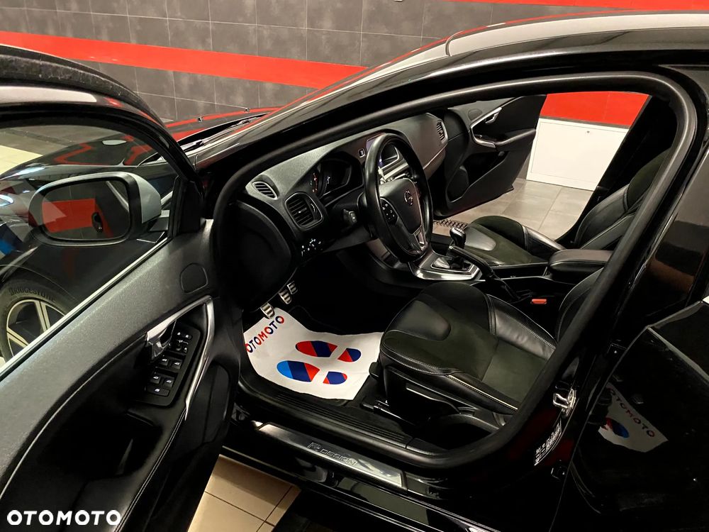 Volvo V40 D2 Drive-E SCR R-Design Momentum - 15