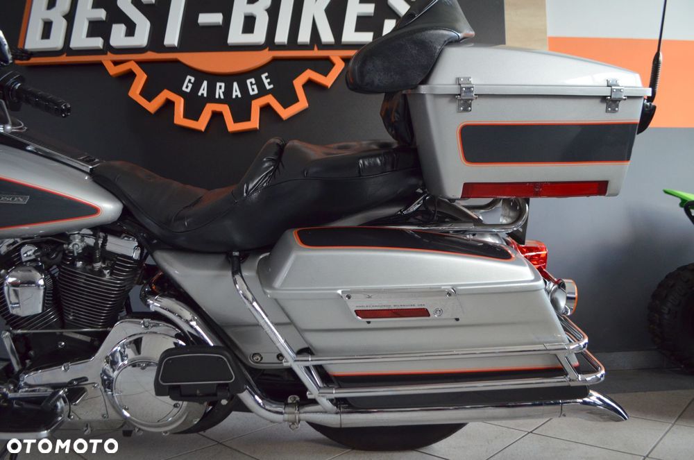 Harley-Davidson FLHT Electra Glide Standard - 24