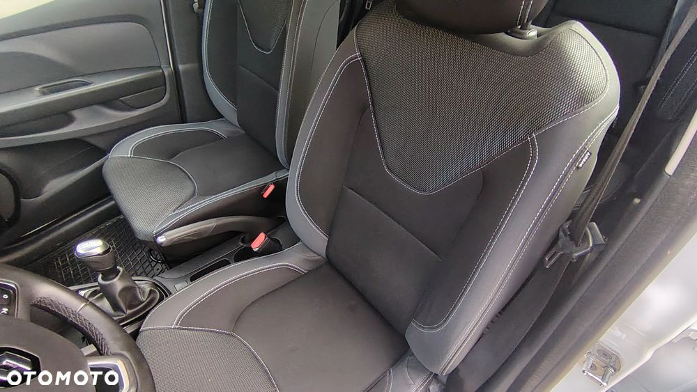 Renault Clio 1.2 16V Alize - 11