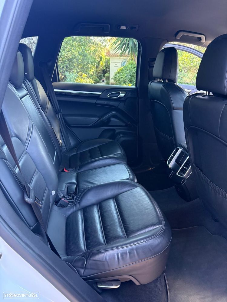 Porsche Cayenne S - 14