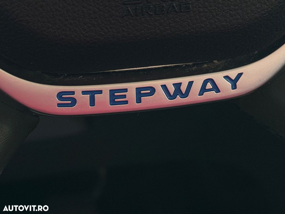 Dacia Lodgy TCe 130 GPF Stepway - 32
