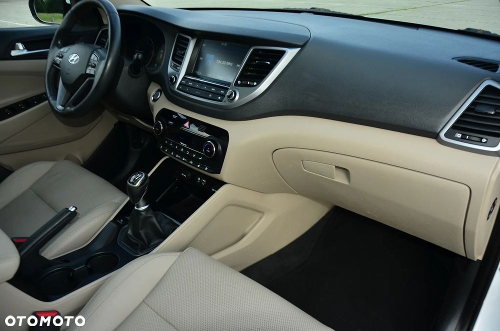 Hyundai Tucson 2.0 CRDI 2WD Style - 25