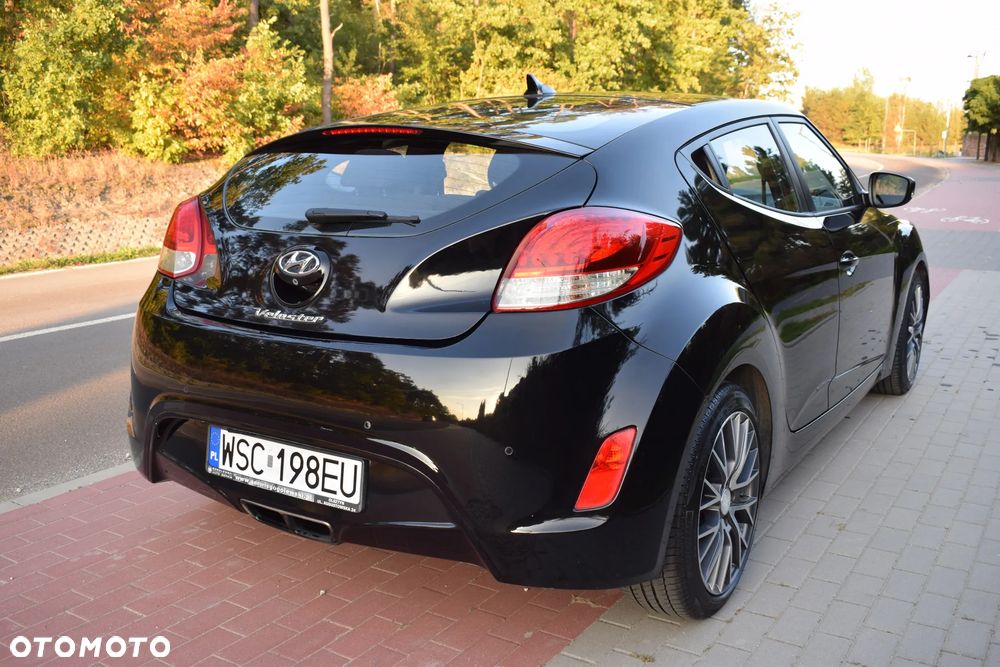 Hyundai Veloster - 8