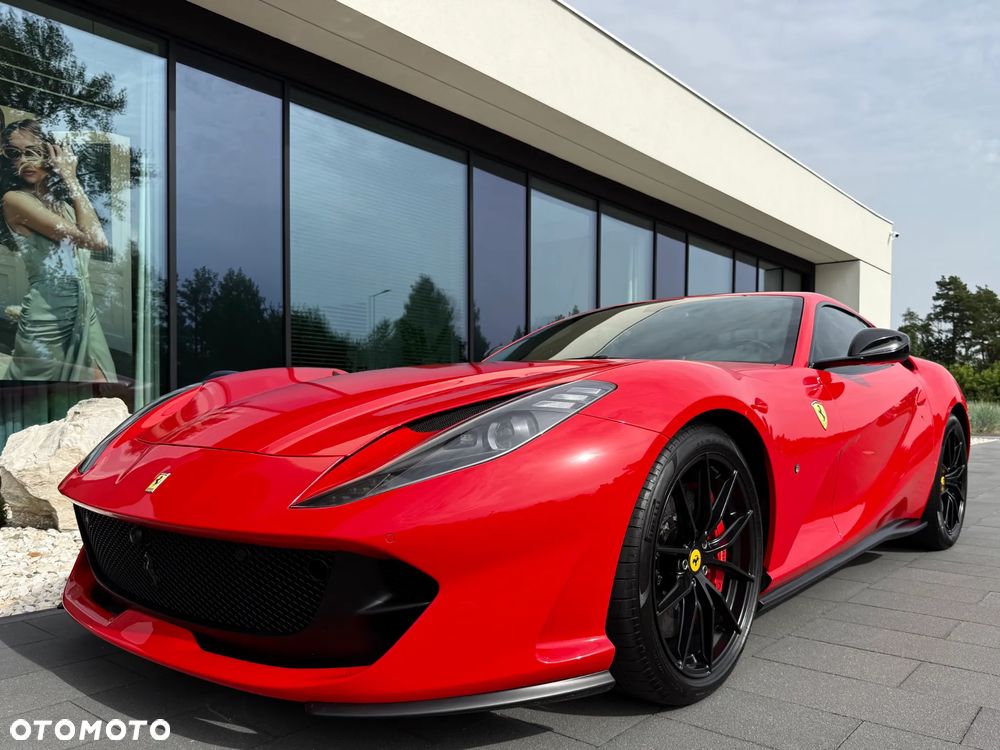 Ferrari 812 Superfast - 30
