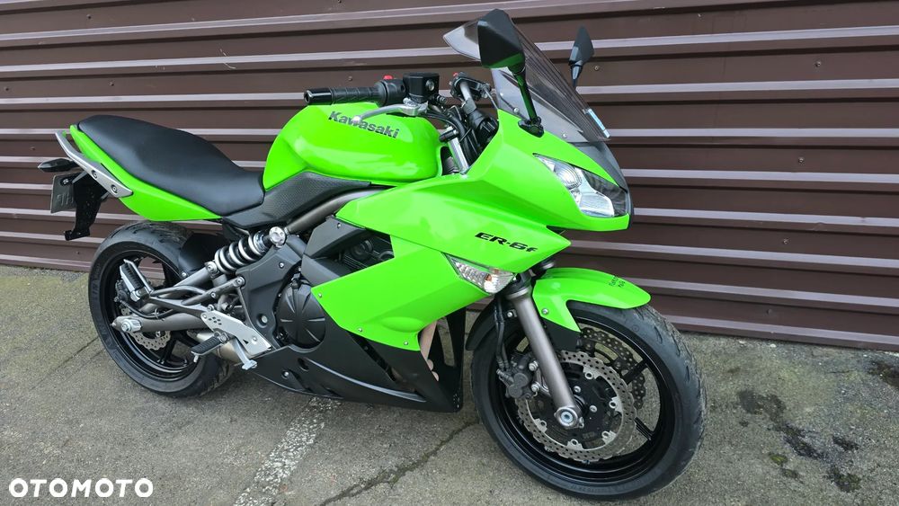 Kawasaki ER - 2