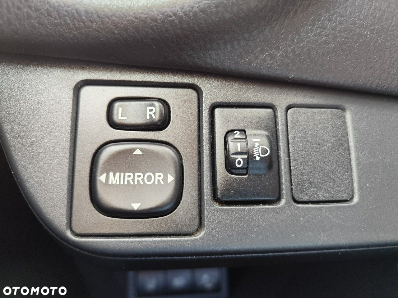 Toyota Yaris - 16