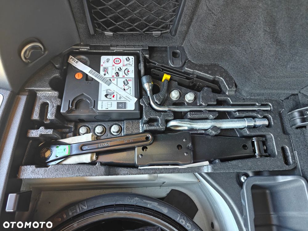 Mercedes-Benz GLK 350 4-Matic - 37