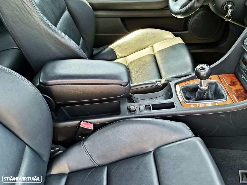 Audi A4 Cabrio 2.0 TDi S-line - 23