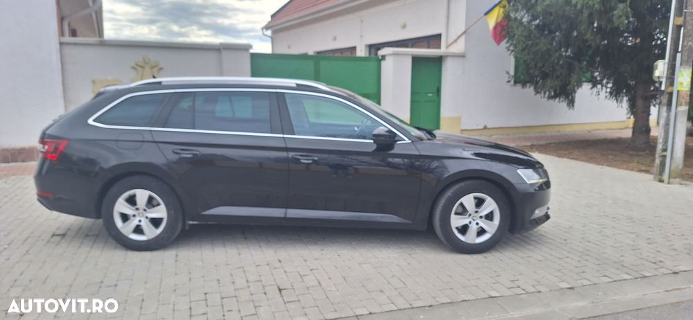 Skoda Superb 2.0 TDI DSG Style - 10