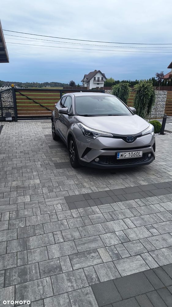 Toyota C-Hr 2018 photo 2