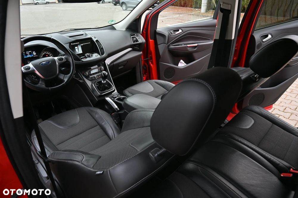 Ford Kuga 1.5 EcoBoost FWD Titanium X - 34