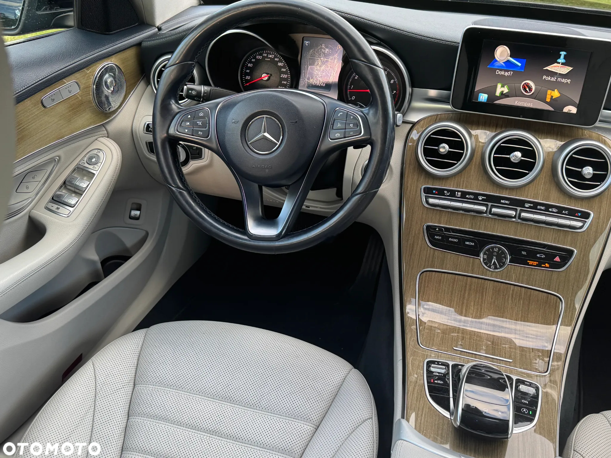 Mercedes-Benz Klasa C 250 7G-TRONIC - 27