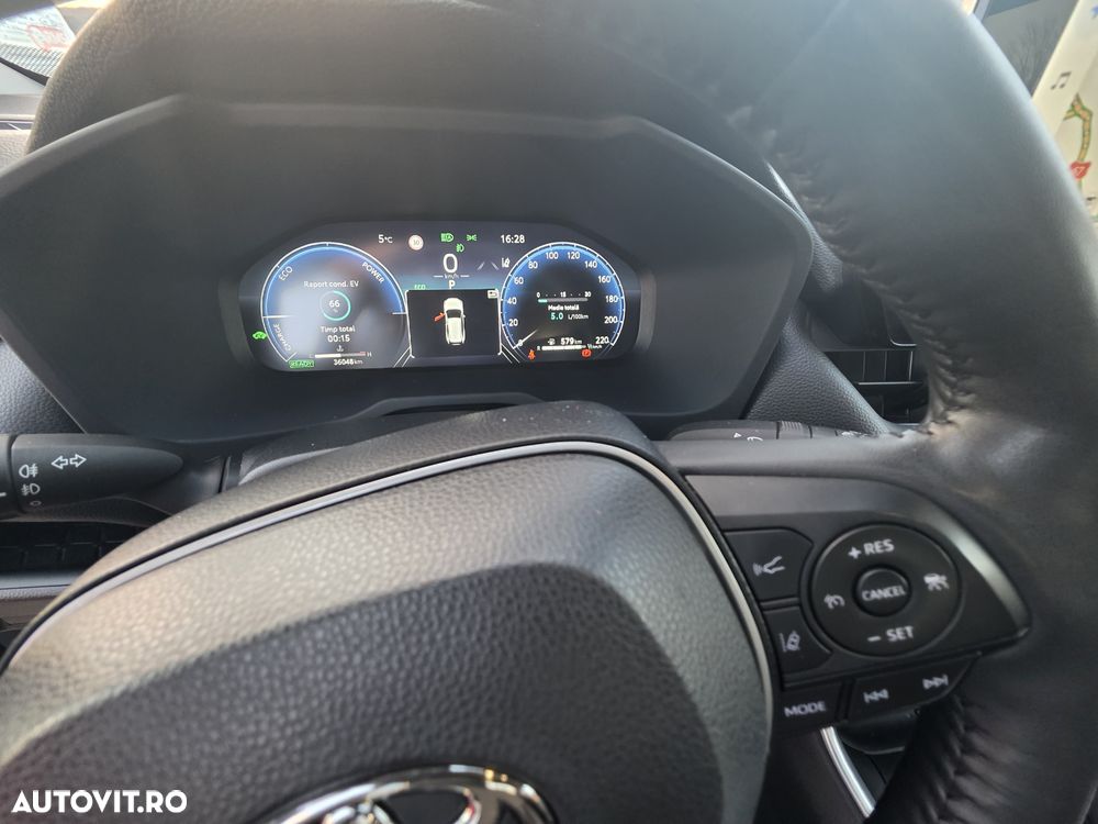 Toyota RAV4 2.5 4x4 Hybrid Team Deutschland - 12