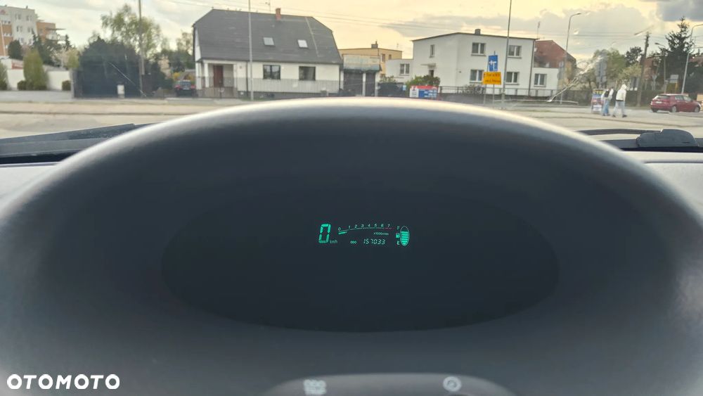 Toyota Yaris 1.0 Base - 9