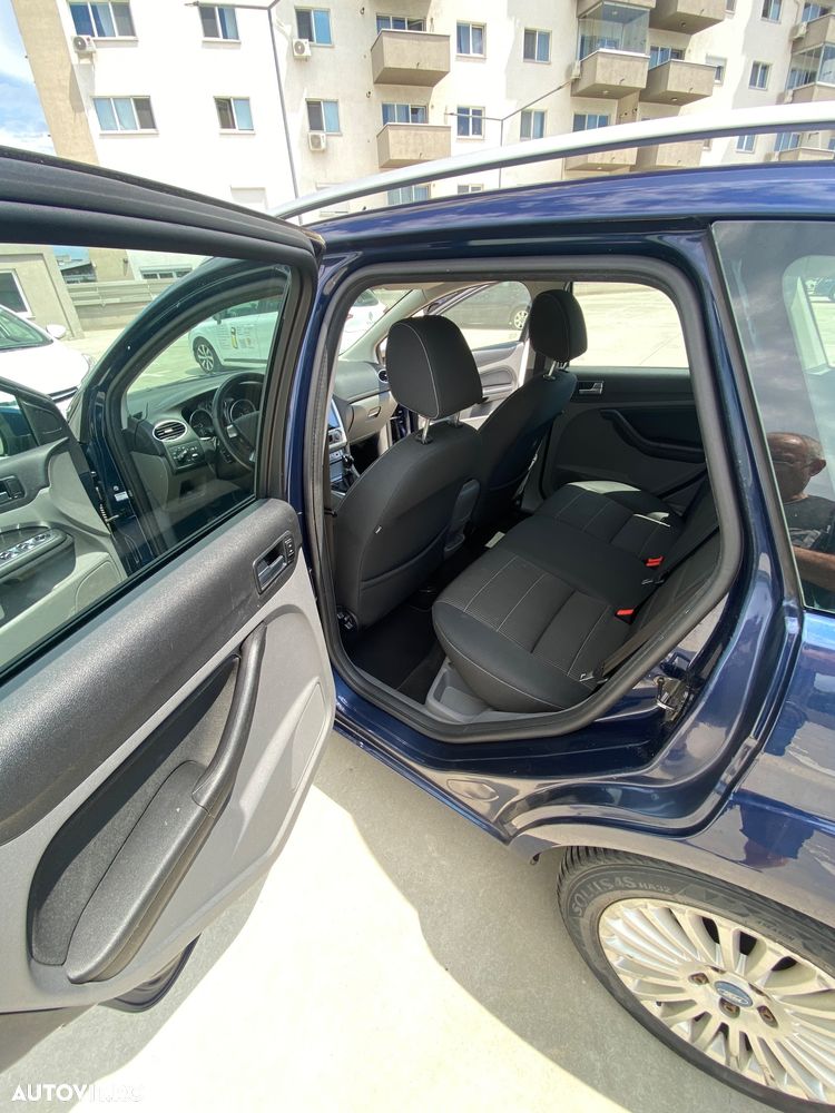Ford Focus 1.6 TDCI DPF Titanium - 11