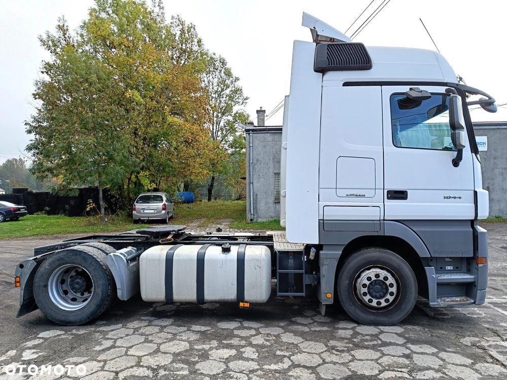 Mercedes-Benz Actros - 3