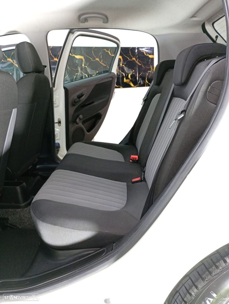 Fiat Punto 1.3 M-Jet Easy S&S - 26