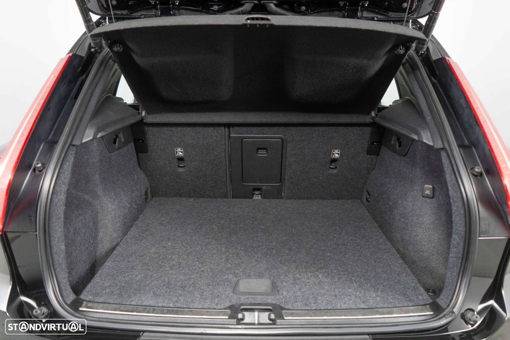 Volvo XC 40 1.5 T5 PHEV Momentum Plus - 24