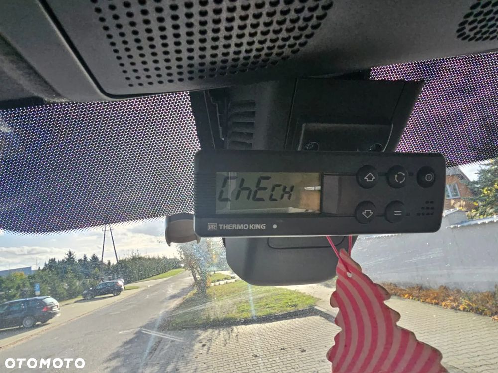 Mercedes-Benz Sprinter - 15