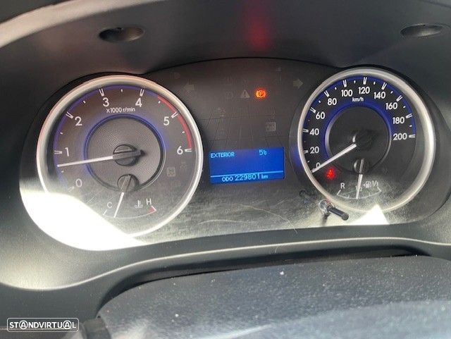 Toyota Hilux 2.4 D-4D 4WD CD CH - 14