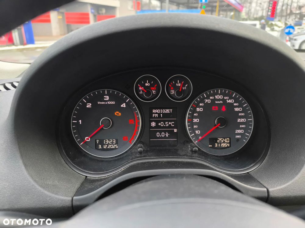 Audi A3 Sportback 1.6 TDI DPF Ambition - 11