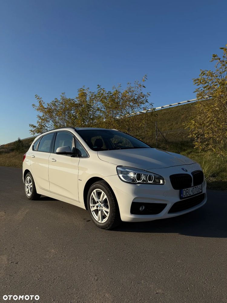 BMW Seria 2 218d - 4