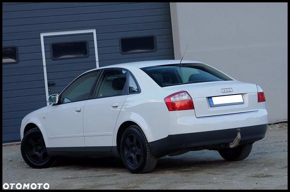 Audi A4 Limousine - 3