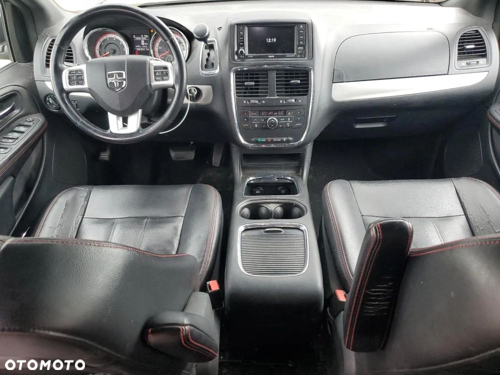 Dodge Grand Caravan - 7