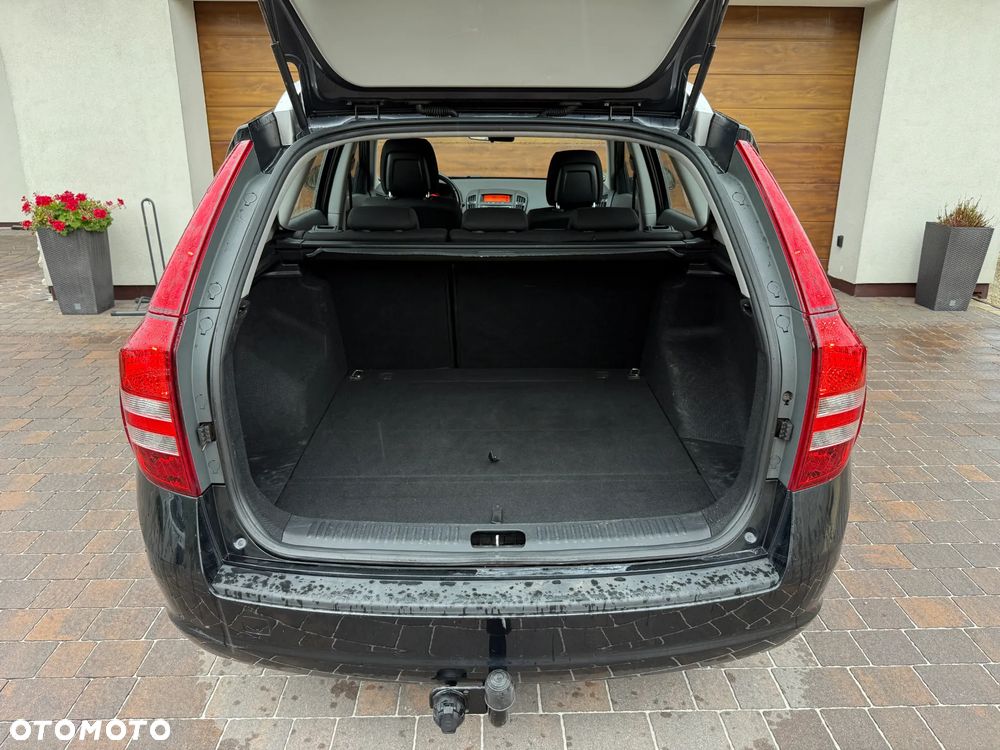 Kia Ceed - 16