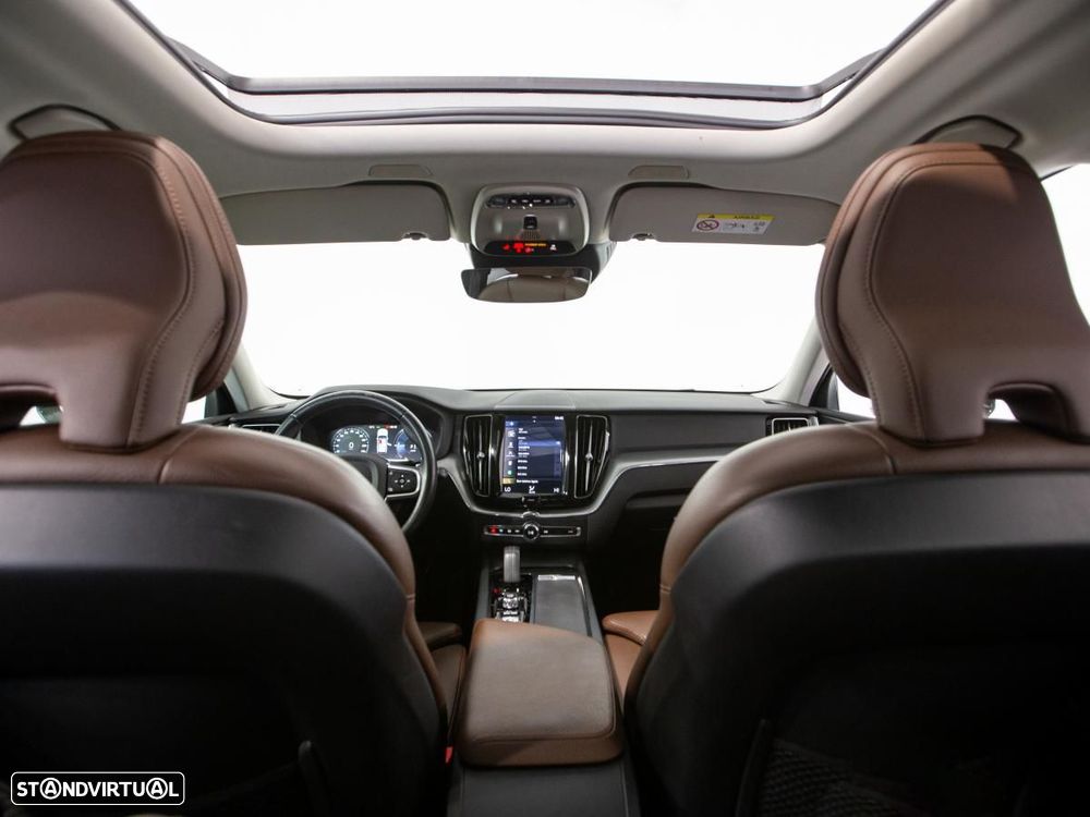 Volvo XC 60 2.0 T8 PHEV Momentum Plus AWD - 12