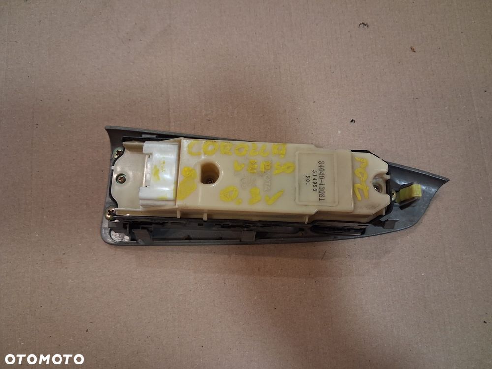 Przełączniki szyb TOYOTA COROLLA VERSO I  84040-13081  OE - 2