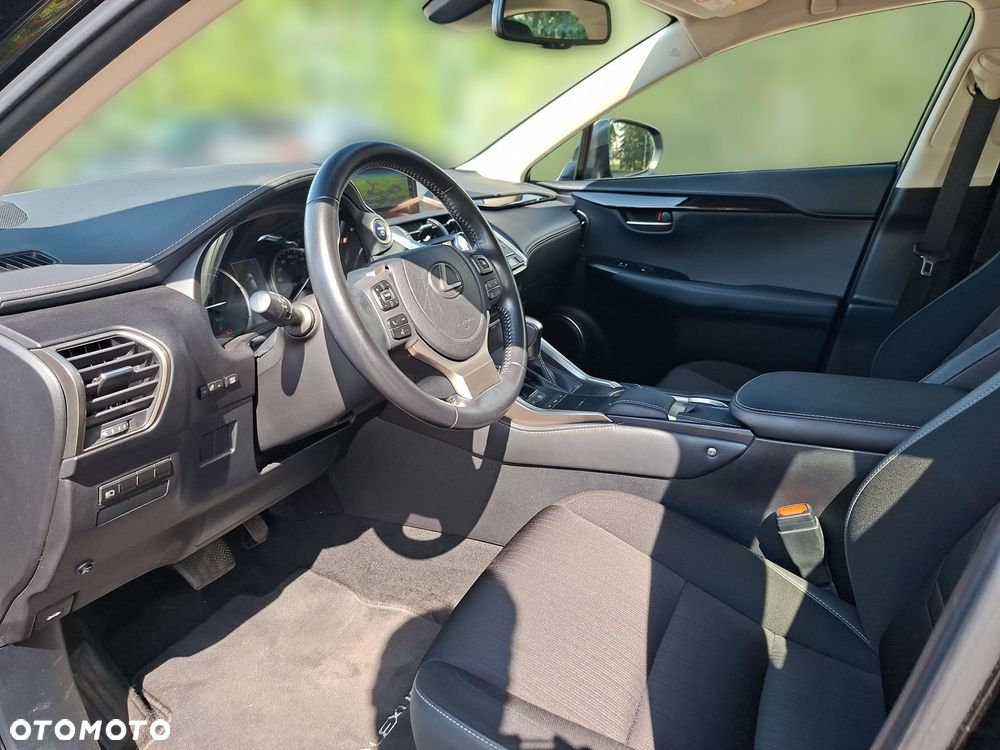 Lexus NX 300h Business Edition AWD - 9