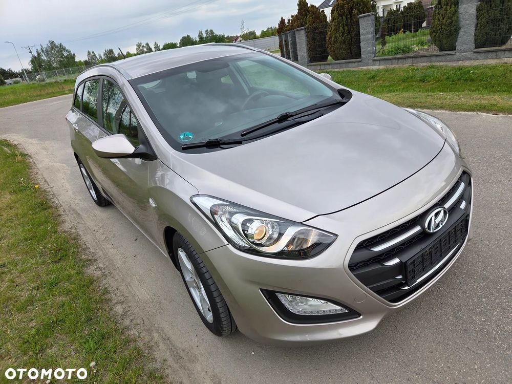 Hyundai i30 blue 1.6 CRDi Trend - 3