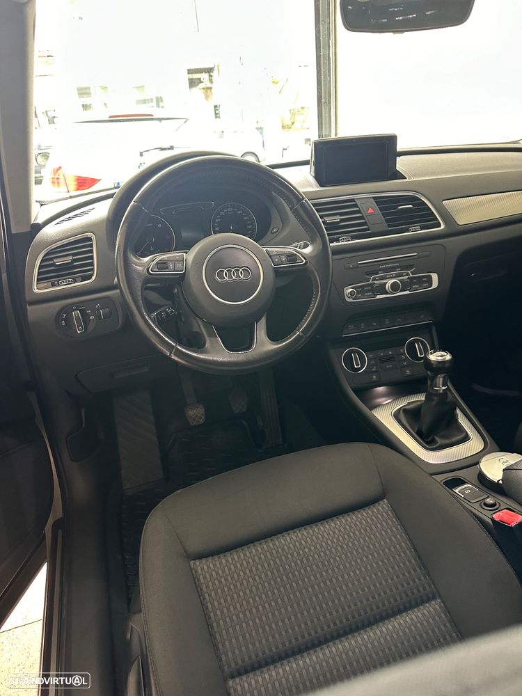 Audi Q3 2.0 TDI Design - 16
