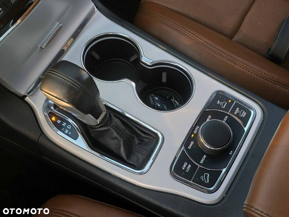 Jeep Grand Cherokee - 15