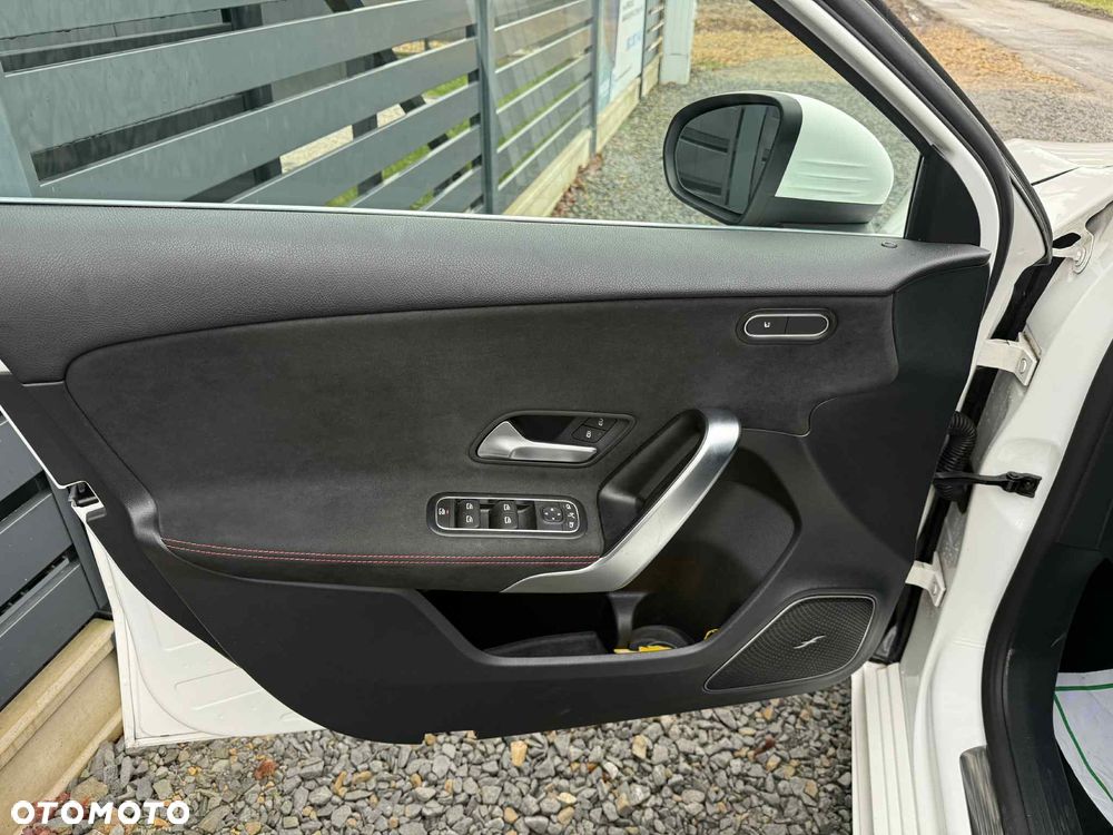 Mercedes-Benz Klasa A 250 7G-DCT AMG Line - 16