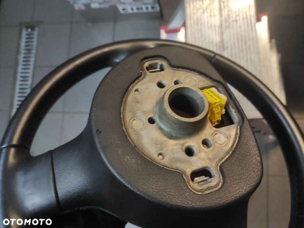 KIEROWNICA 3 RAMIENNA SKÓRA SKÓRZANA MULTIFUNKCJA CARBON VW TIGUAN PASSAT B6 SIROCCO CADDY GOLF 5 TOURAN EOS T5 T6 SHARAN WYSYŁKA !!! - 9