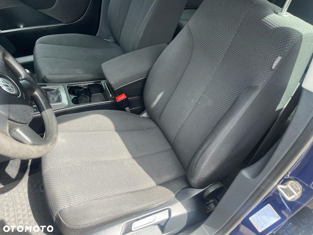 Volkswagen Passat - 6