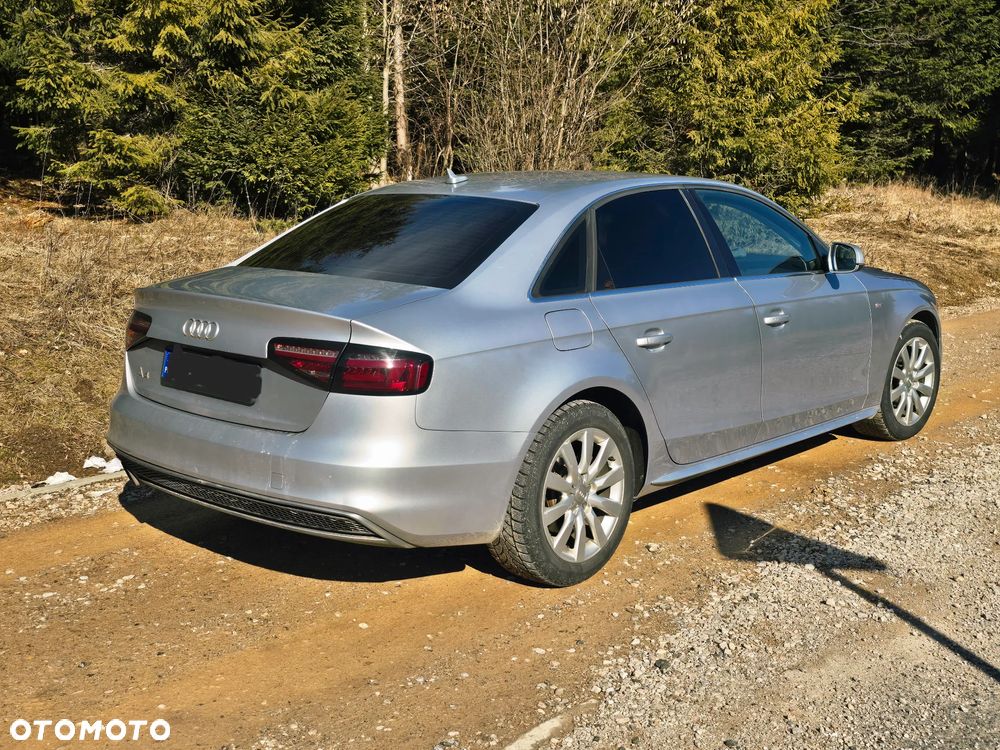 Audi A4 Limousine - 3