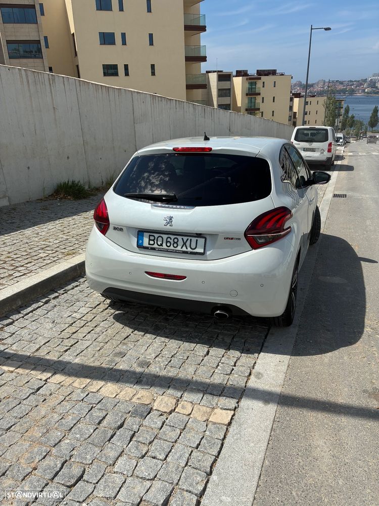 Peugeot 208 1.2 PureTech GT Line - 26