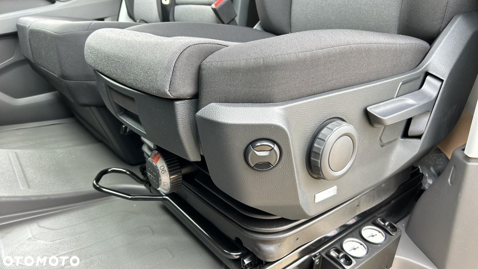 Volkswagen Crafter 35 KONTENER Z WINDĄ, Poj. Kabina, DMC=3.5t, 2.0BiTDI 163KM - 24