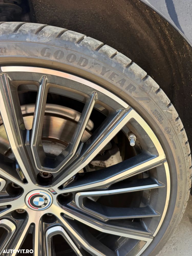 BMW Seria 5 520d xDrive AT - 24