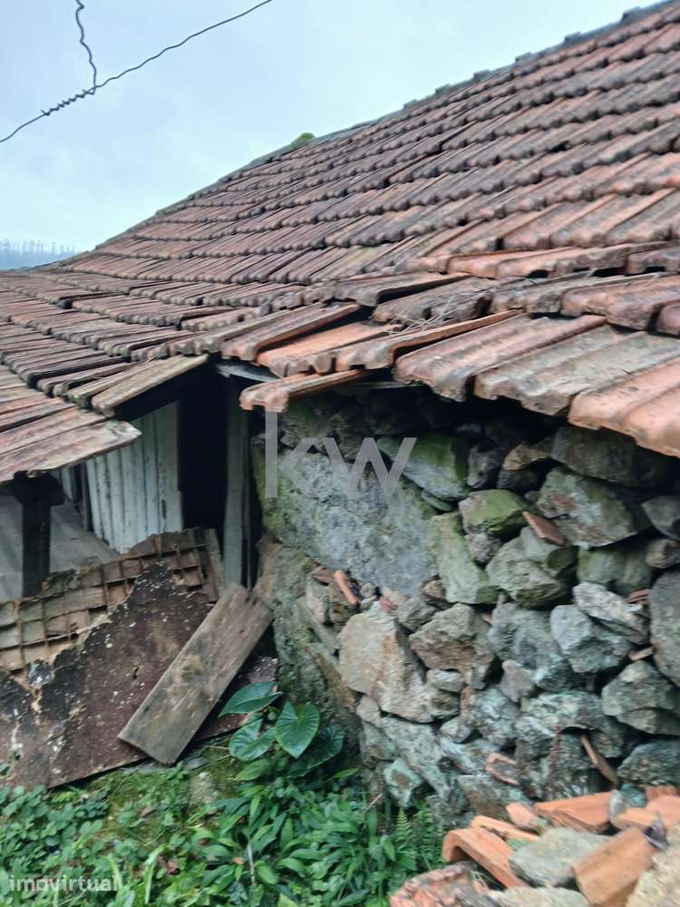Moradia para Reconstrução com Terreno de 1689m2 e Vista Magnífica sob - Grande imagem: 4/40