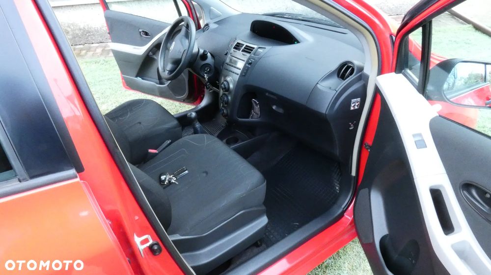 Toyota Yaris 1.0 Luna - 16