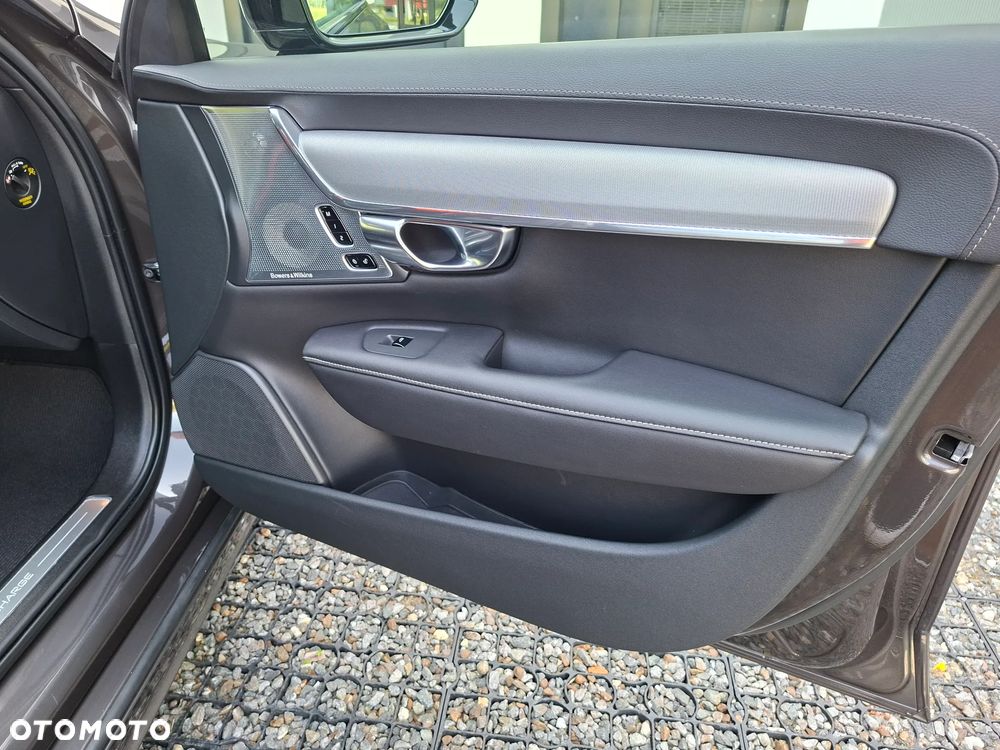 Volvo V90 T8 AWD Plug-In Hybrid R-Design - 13