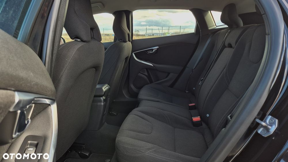 Volvo V40 T3 Momentum - 10