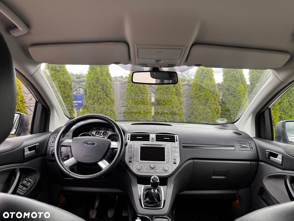 Ford Kuga 2.0 TDCi 2x4 Titanium - 22